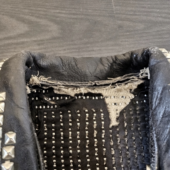 Bess, distressed, black leather, zip front jacket. Unisex, size M. - Picture 6 of 9